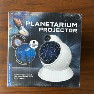 Thames & Kosmos Planetarium Projector